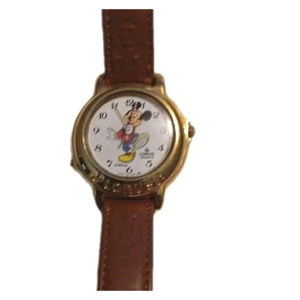 Mickey Mouse Watch, Dancing